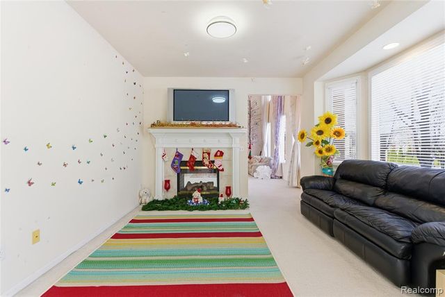 19573 Potomac Drive, Macomb, MI 48044