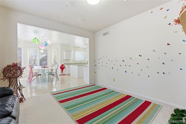 19573 Potomac Drive, Macomb, MI 48044