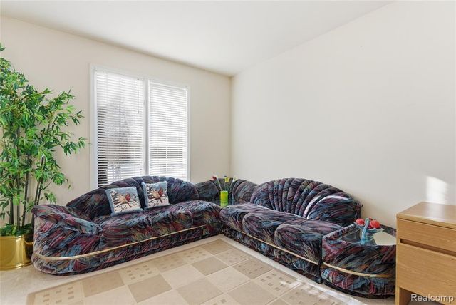 19573 Potomac Drive, Macomb, MI 48044