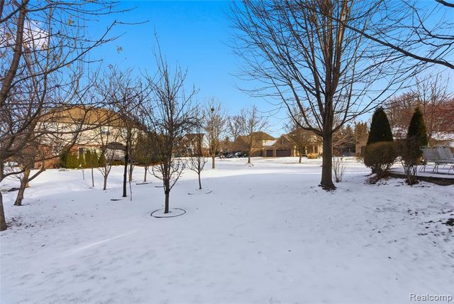 19573 Potomac Drive, Macomb, MI 48044