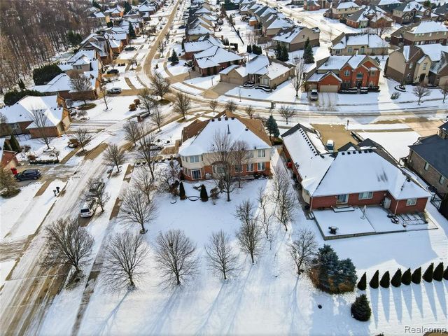 19573 Potomac Drive, Macomb, MI 48044