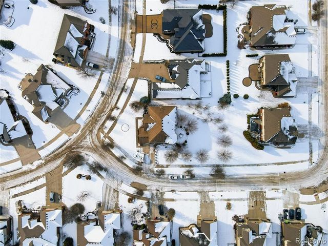 19573 Potomac Drive, Macomb, MI 48044