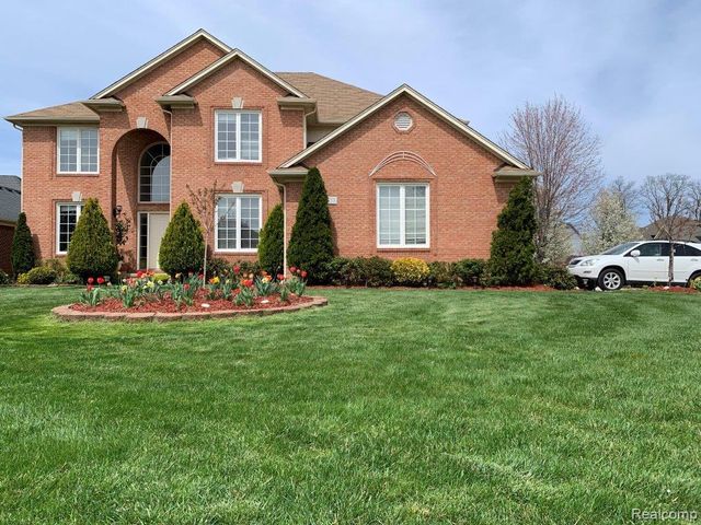 19573 Potomac Drive, Macomb, MI 48044