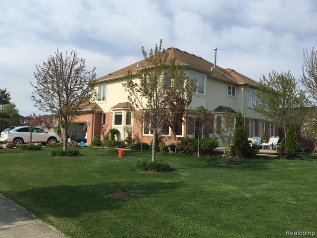 19573 Potomac Drive, Macomb, MI 48044