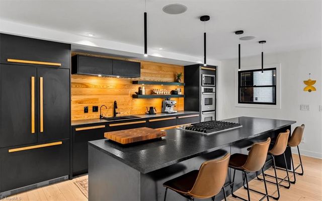 601 Willoughby Boulevard, Greensboro, NC 27408