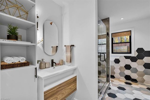 601 Willoughby Boulevard, Greensboro, NC 27408