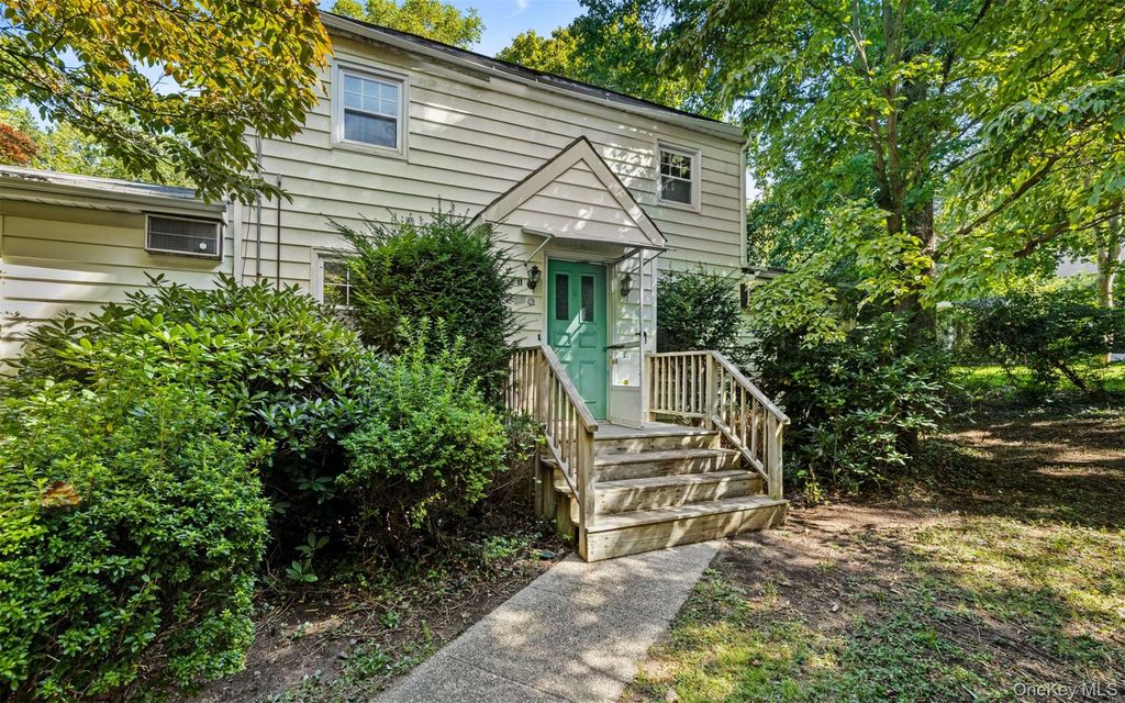 11 Woodycrest Drive, Northport, NY 11768 — exterior