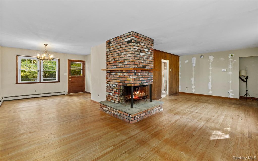 11 Woodycrest Drive, Northport, NY 11768 — photo 2