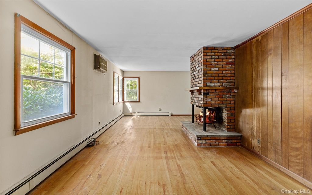 11 Woodycrest Drive, Northport, NY 11768 — photo 3