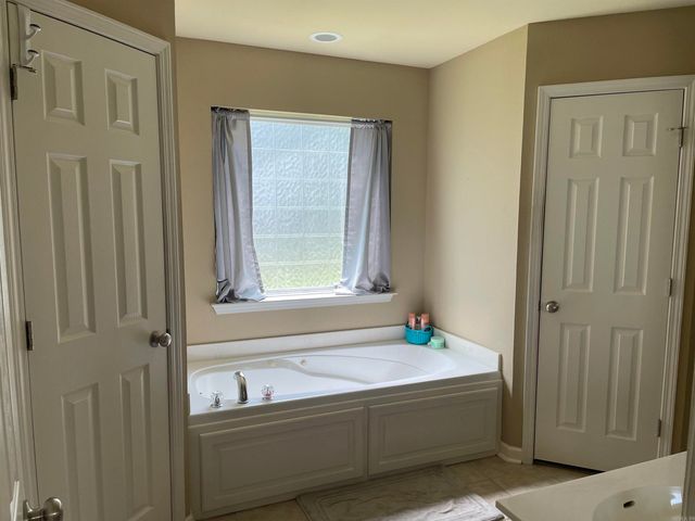 1005 Kari Dr, Sheridan, AR 72150