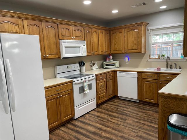 1005 Kari Dr, Sheridan, AR 72150