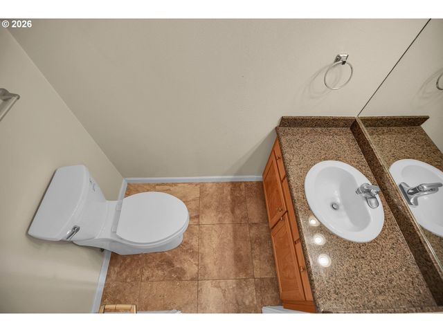 860 SPRINGTREE Ln, West Linn, OR 97068