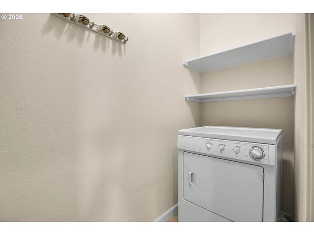 860 SPRINGTREE Ln, West Linn, OR 97068
