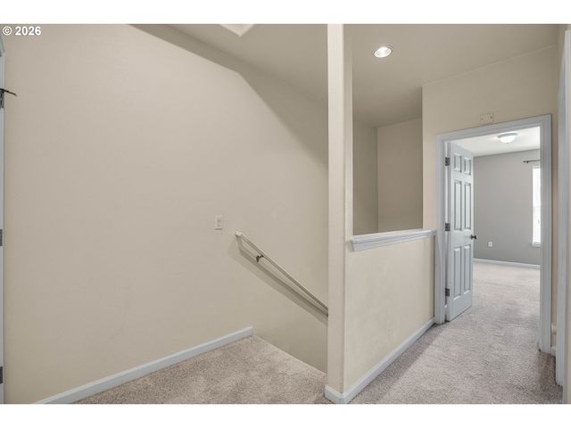 860 SPRINGTREE Ln, West Linn, OR 97068