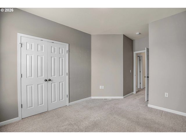 860 SPRINGTREE Ln, West Linn, OR 97068