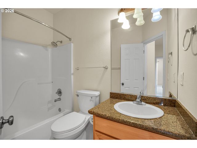 860 SPRINGTREE Ln, West Linn, OR 97068