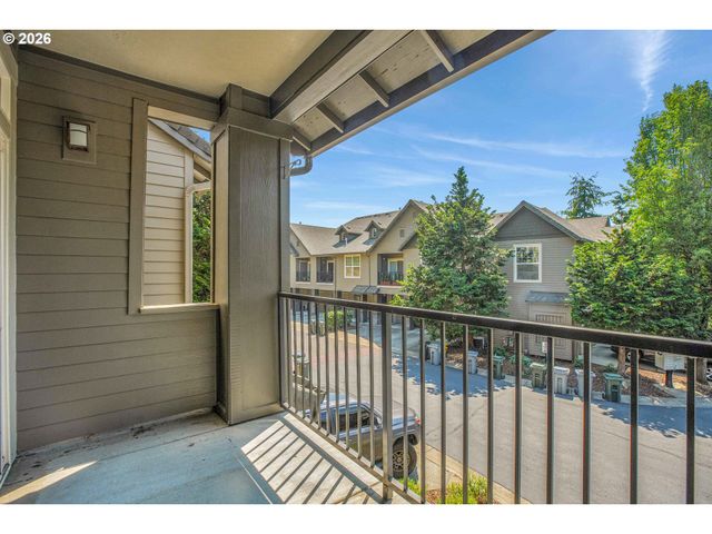 860 SPRINGTREE Ln, West Linn, OR 97068