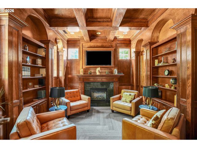 860 SPRINGTREE Ln, West Linn, OR 97068