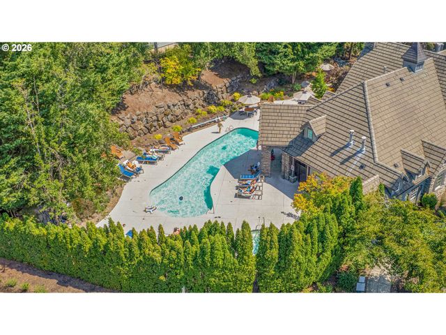 860 SPRINGTREE Ln, West Linn, OR 97068