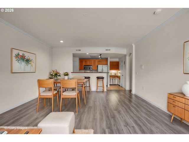 860 SPRINGTREE Ln, West Linn, OR 97068