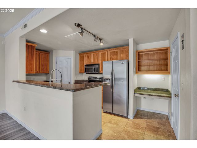 860 SPRINGTREE Ln, West Linn, OR 97068