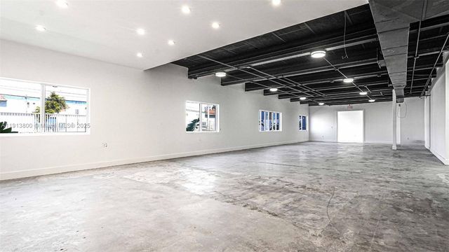 1822 NW 22nd St, Miami, FL 33142