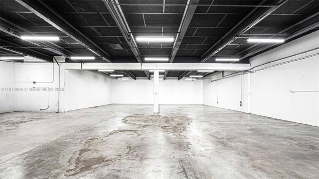 1822 NW 22nd St, Miami, FL 33142