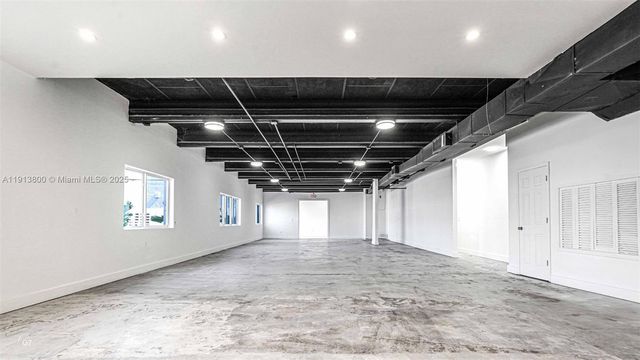 1822 NW 22nd St, Miami, FL 33142