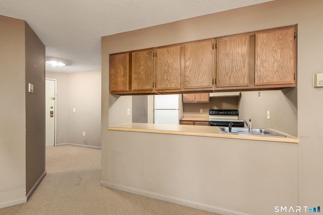 38 North Main Street APT 14, West Hartford, CT 06107