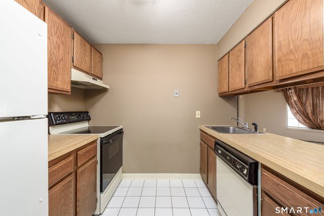 38 North Main Street APT 14, West Hartford, CT 06107