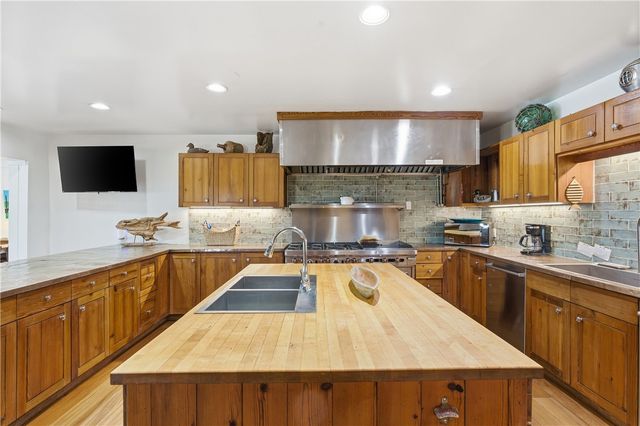 400 S 12th St, Port Aransas, TX 78373