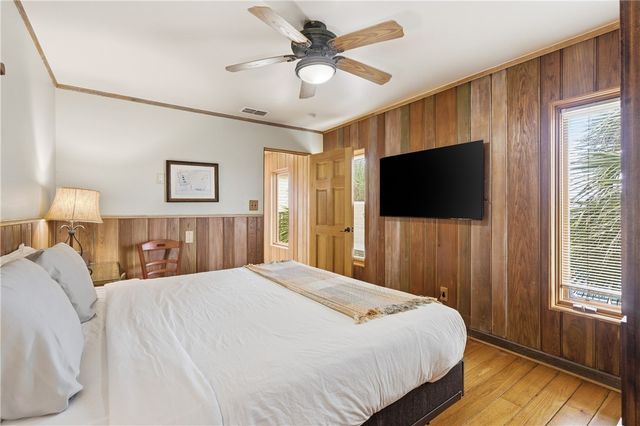 400 S 12th St, Port Aransas, TX 78373