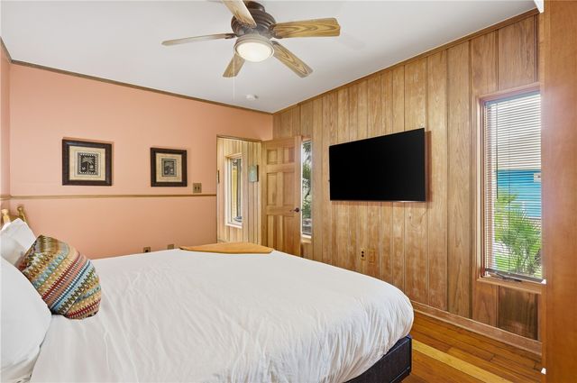 400 S 12th St, Port Aransas, TX 78373