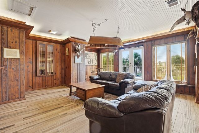 400 S 12th St, Port Aransas, TX 78373