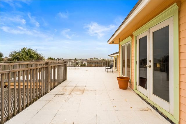 400 S 12th St, Port Aransas, TX 78373