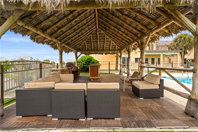 400 S 12th St, Port Aransas, TX 78373