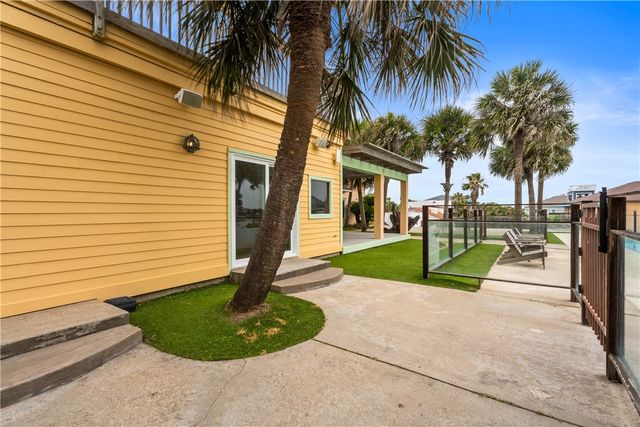 400 S 12th St, Port Aransas, TX 78373