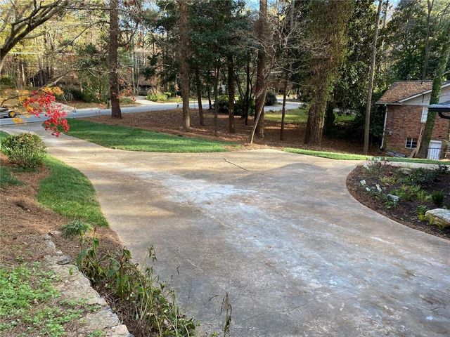 6838 Brandon Mill Road NW, Sandy Springs, GA 30328