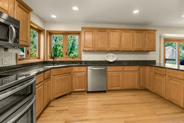 10900 Alison Way, Inver Grove Heights, MN 55077