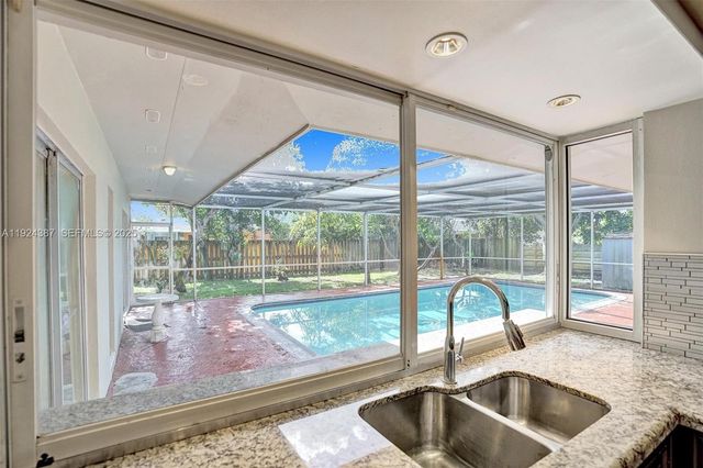 470 NW 46th Ave, Plantation, FL 33317