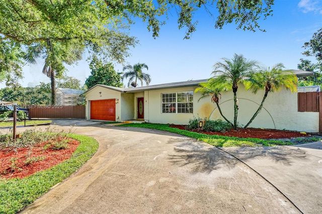 470 NW 46th Ave, Plantation, FL 33317