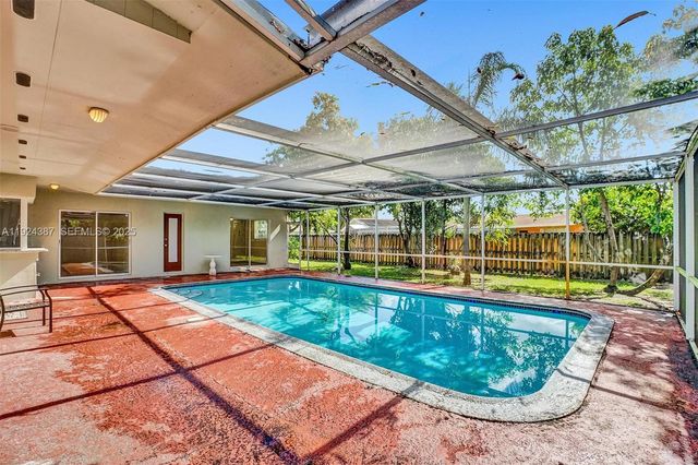 470 NW 46th Ave, Plantation, FL 33317