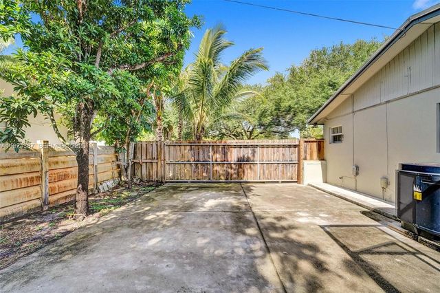 470 NW 46th Ave, Plantation, FL 33317