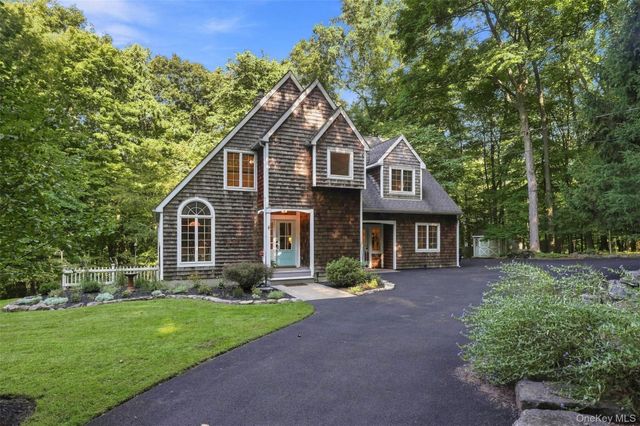 45 Chardavoyne Road, Warwick, NY 10990