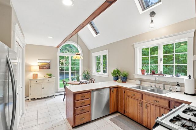 45 Chardavoyne Road, Warwick, NY 10990
