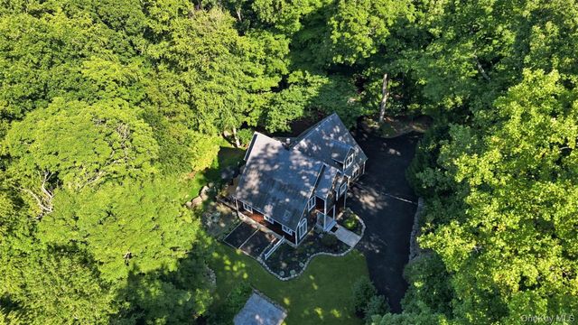 45 Chardavoyne Road, Warwick, NY 10990