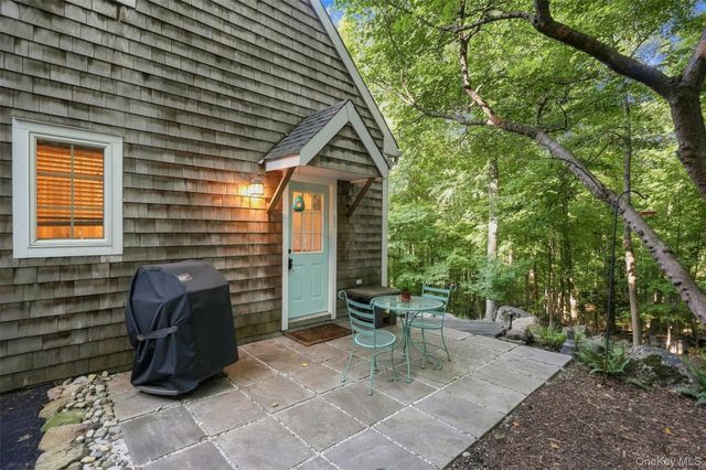 45 Chardavoyne Road, Warwick, NY 10990