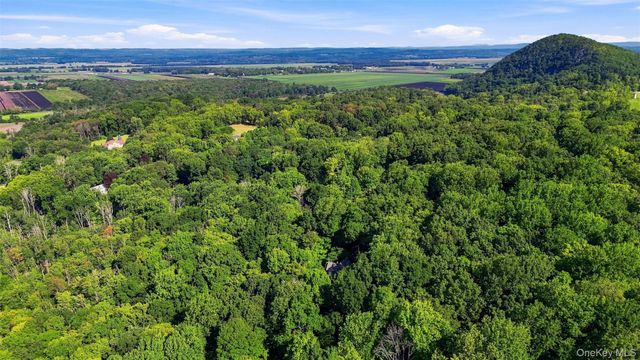 45 Chardavoyne Road, Warwick, NY 10990