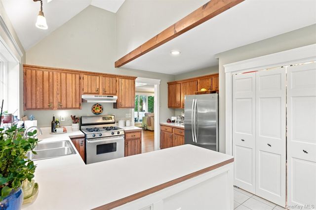 45 Chardavoyne Road, Warwick, NY 10990