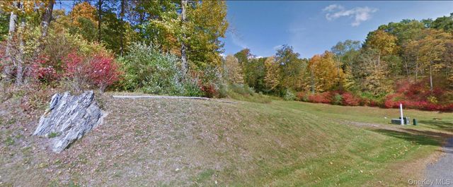 51 Estate Drive, Pawling, NY 12564